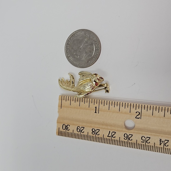 Vintage Volupte Fish Brooch Pin Gold Tone Small - Picture 7 of 12